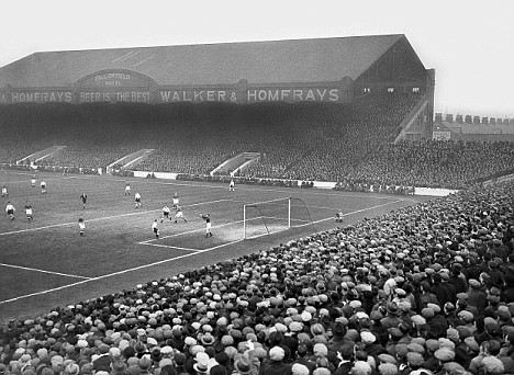 Maine_road_kippax_1930s.jpg